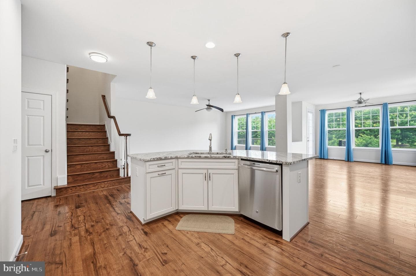 6299 Margaret Way photo 11