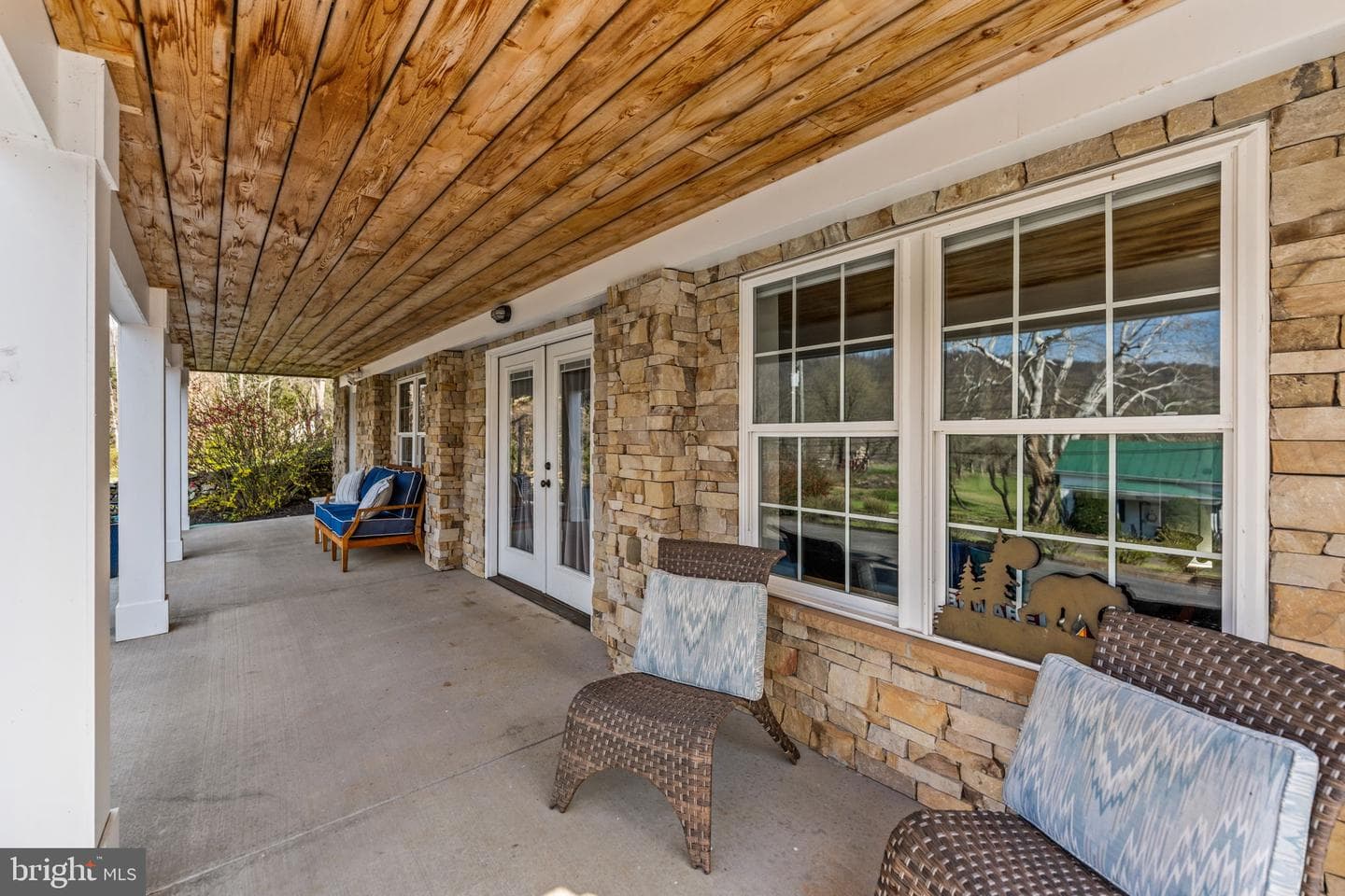 653 Federal Street photo 8
