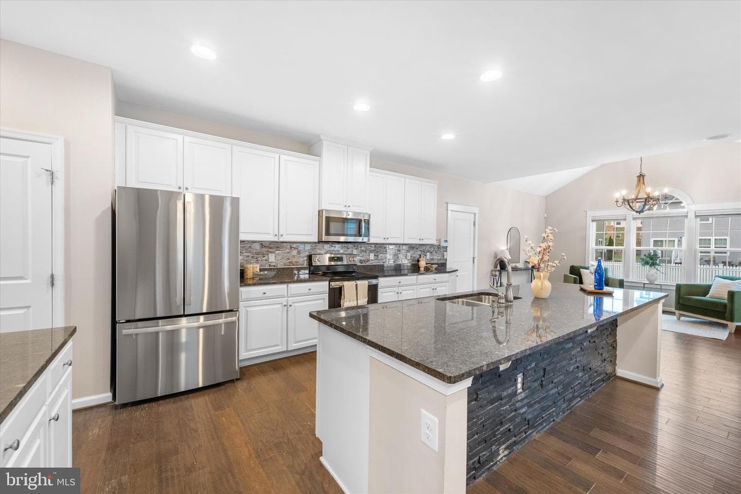 2979 Revere Street photo 9