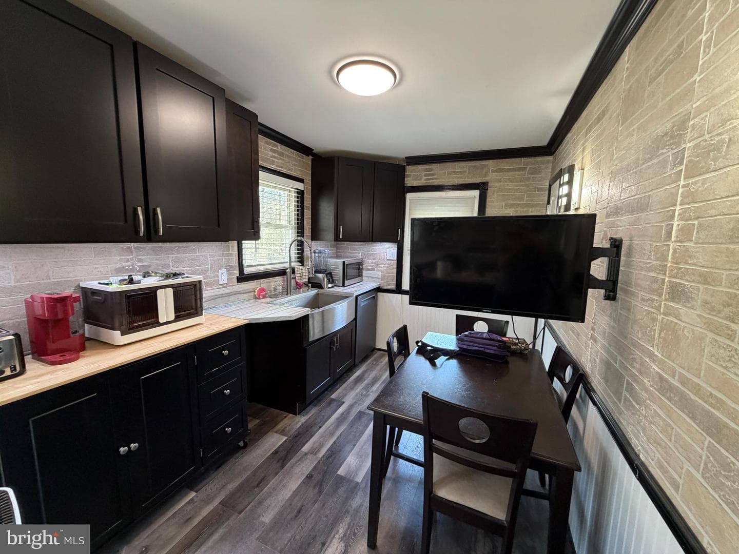 8093 Meetze Road photo 5