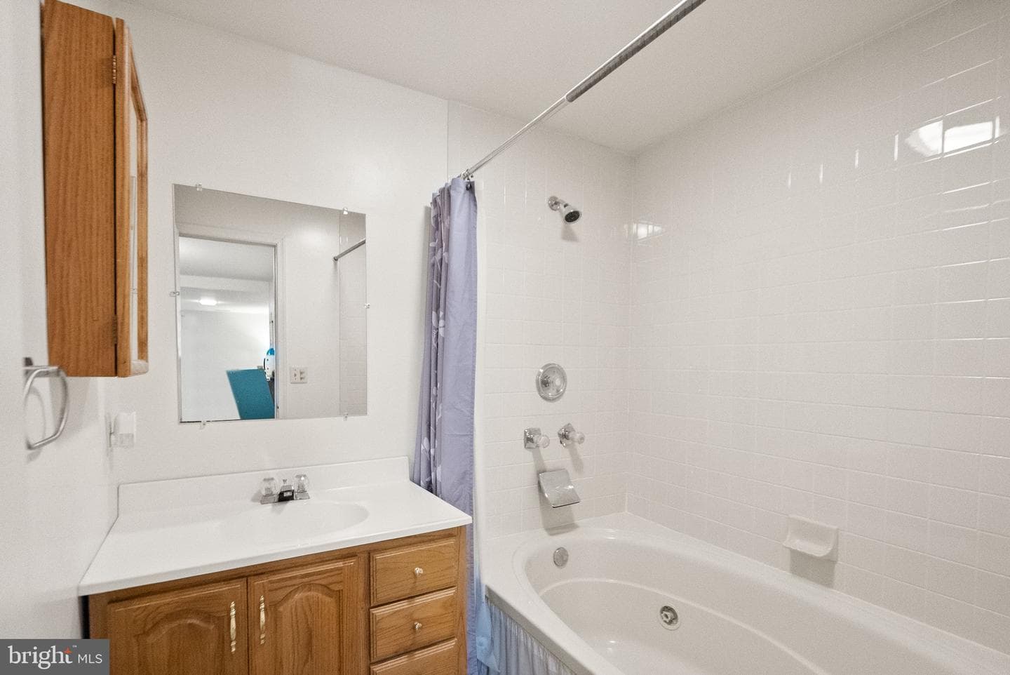 711 Acorn Court photo 41