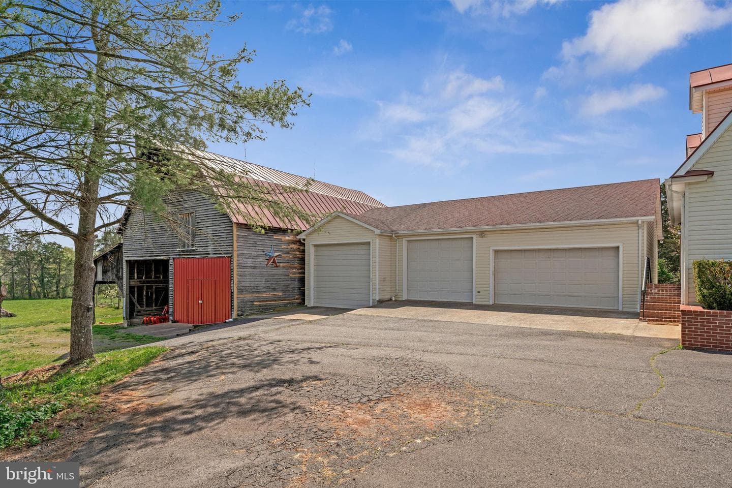 6227 Liberty Road photo 4