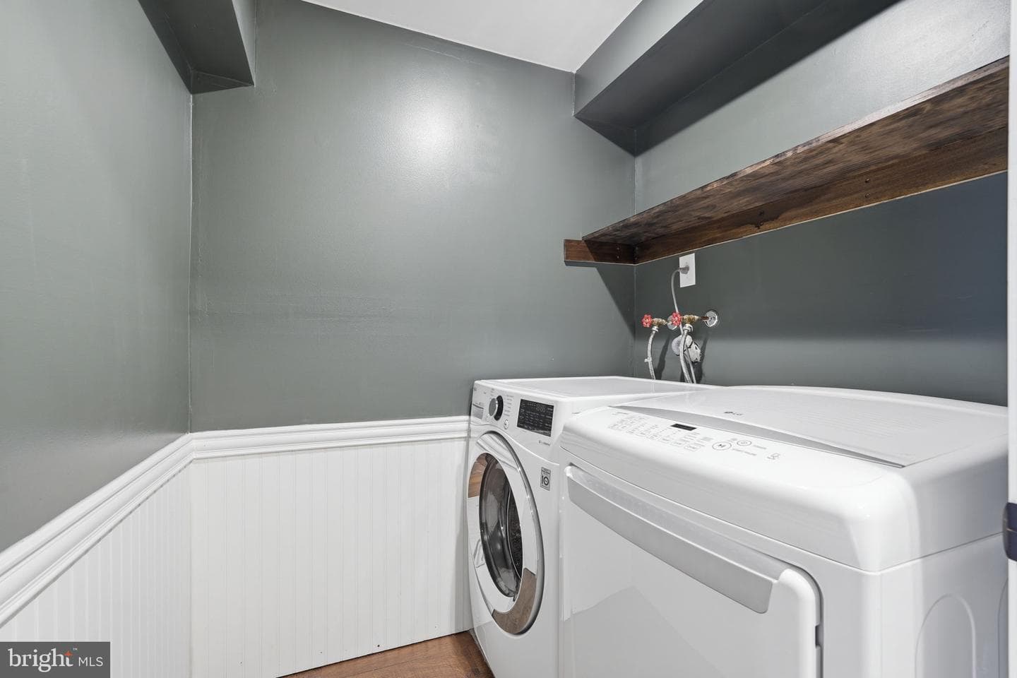 189 Fairfield Drive photo 16