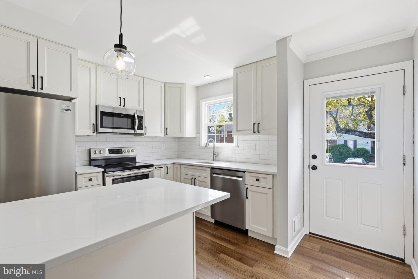 189 Fairfield Drive photo 4