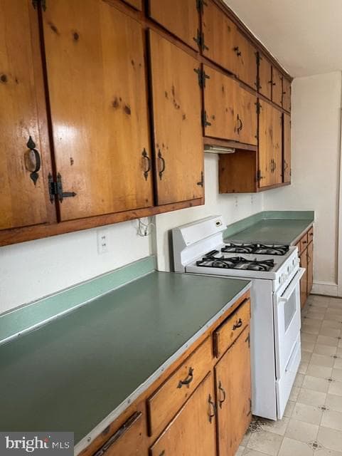 226 Combs photo 3