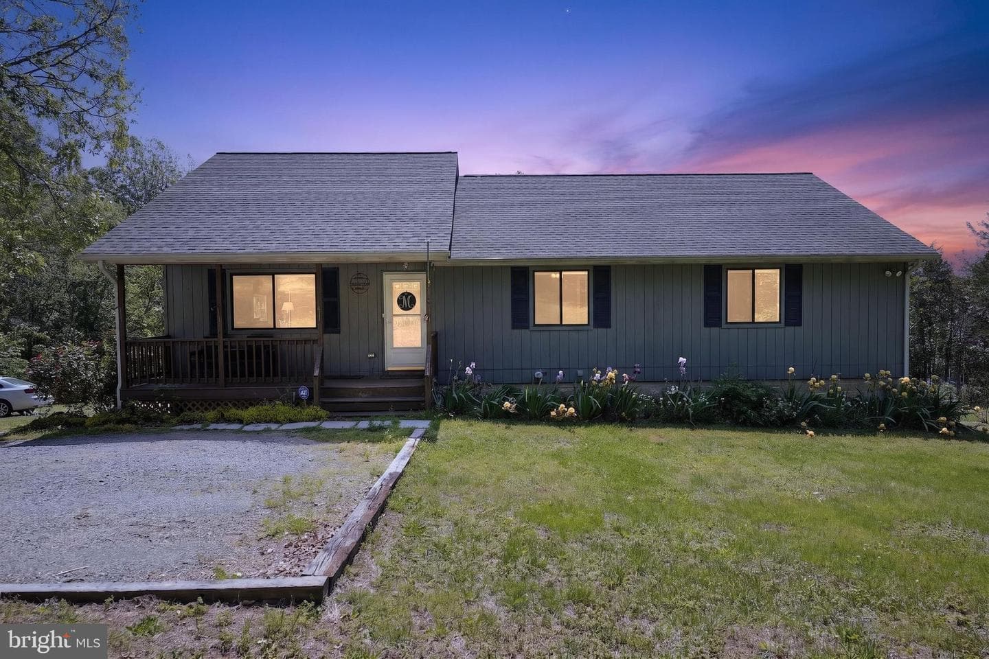 8427 Springs Way Place photo 2