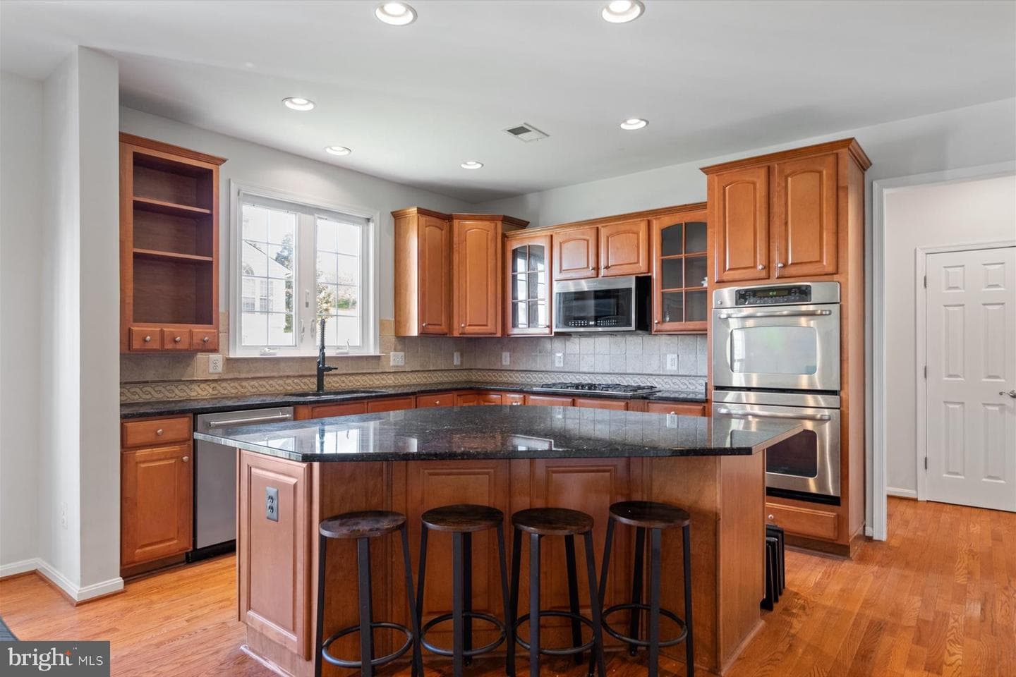 5570 Cattail Court photo 12