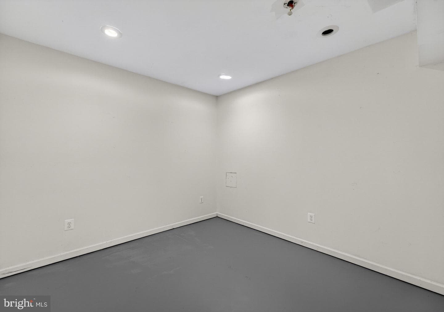 5662 Linden Court photo 38