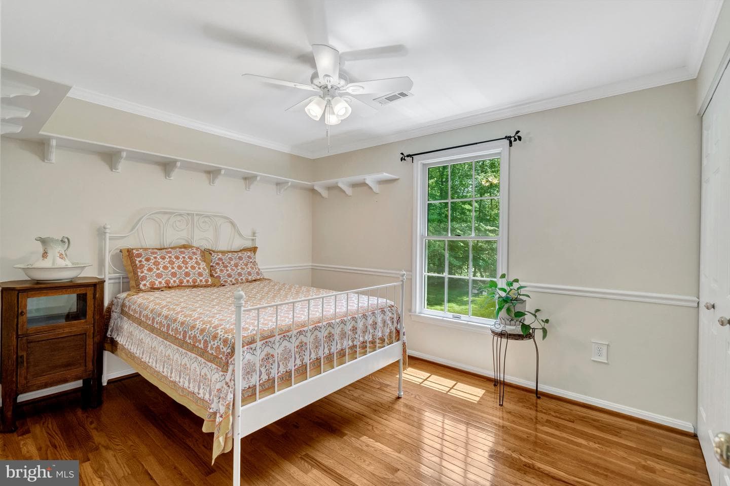 2429 Cromwell Road photo 48