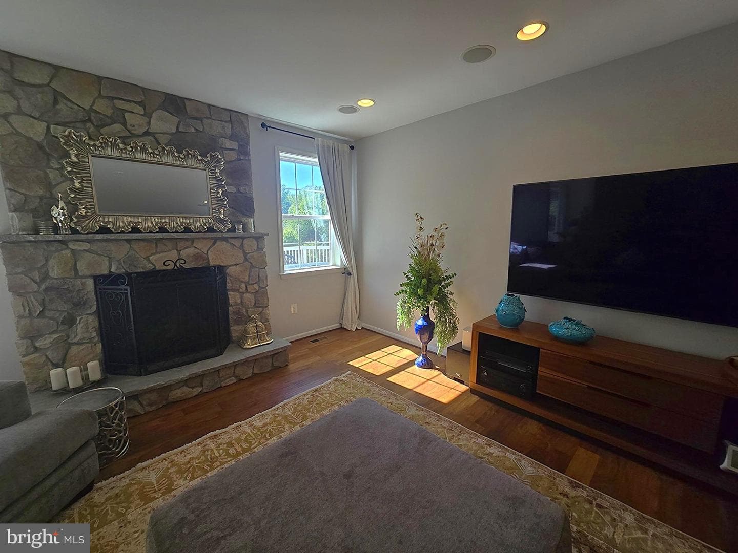 8091 Side Hill Drive photo 11