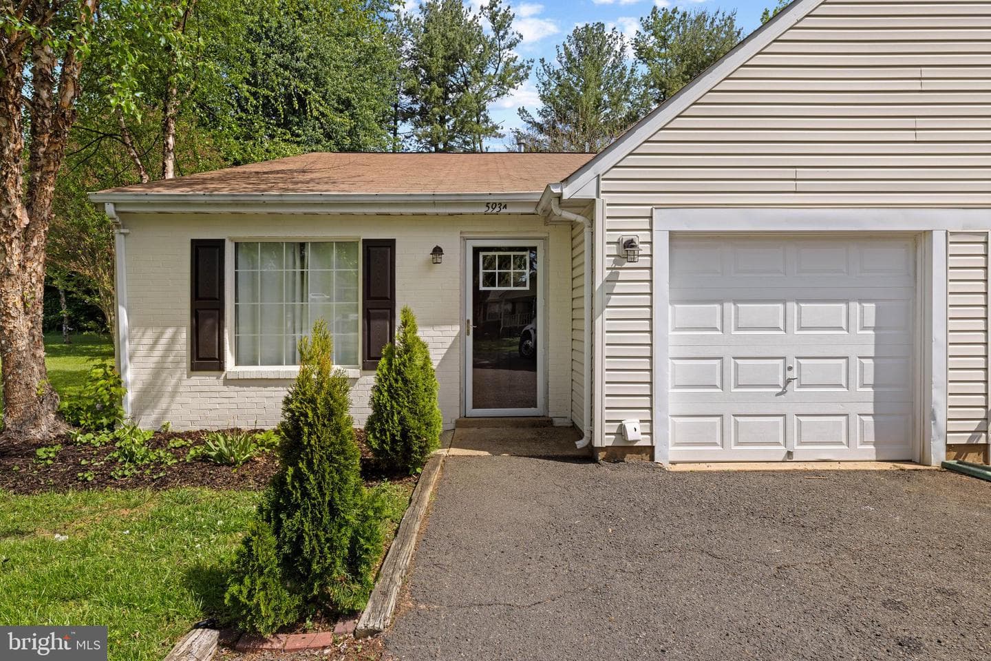 593 Plain Road photo 1