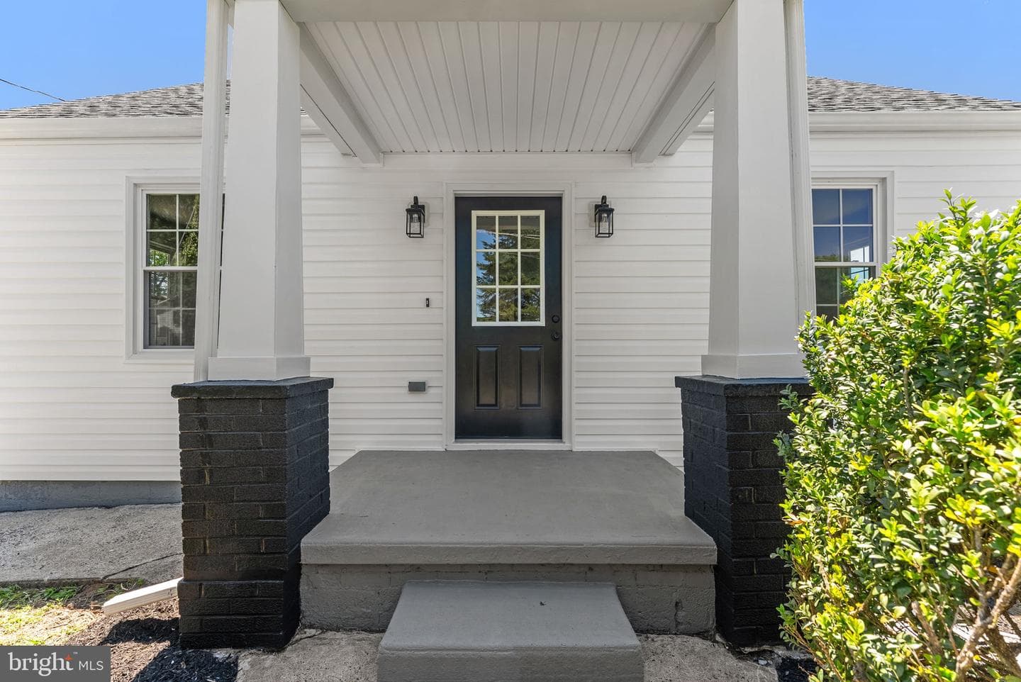 264 Monroe Street photo 2