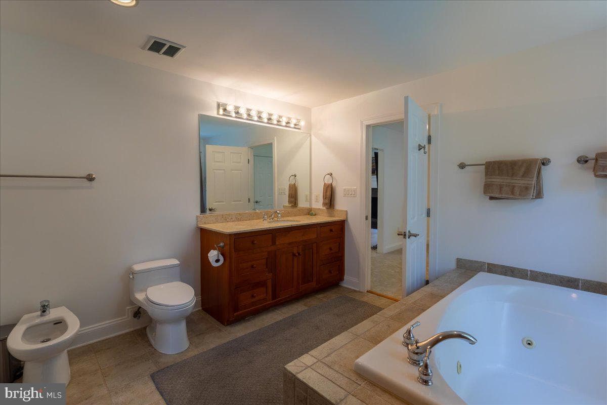 5202 Chase Lane photo 27