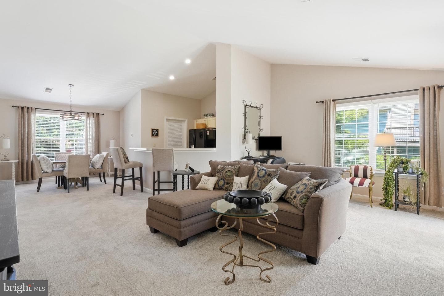 210 Fernwood Place photo 12
