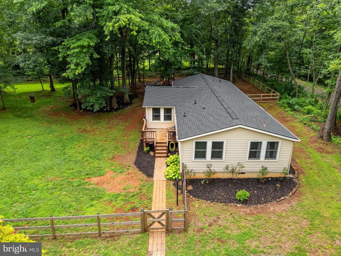 9448 Green Road photo 5