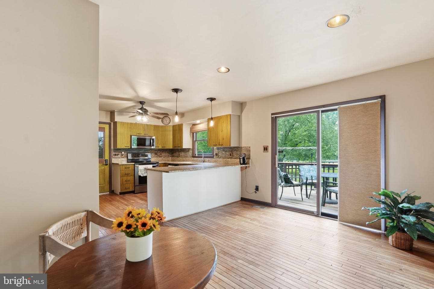 10414 Skyline Avenue photo 17