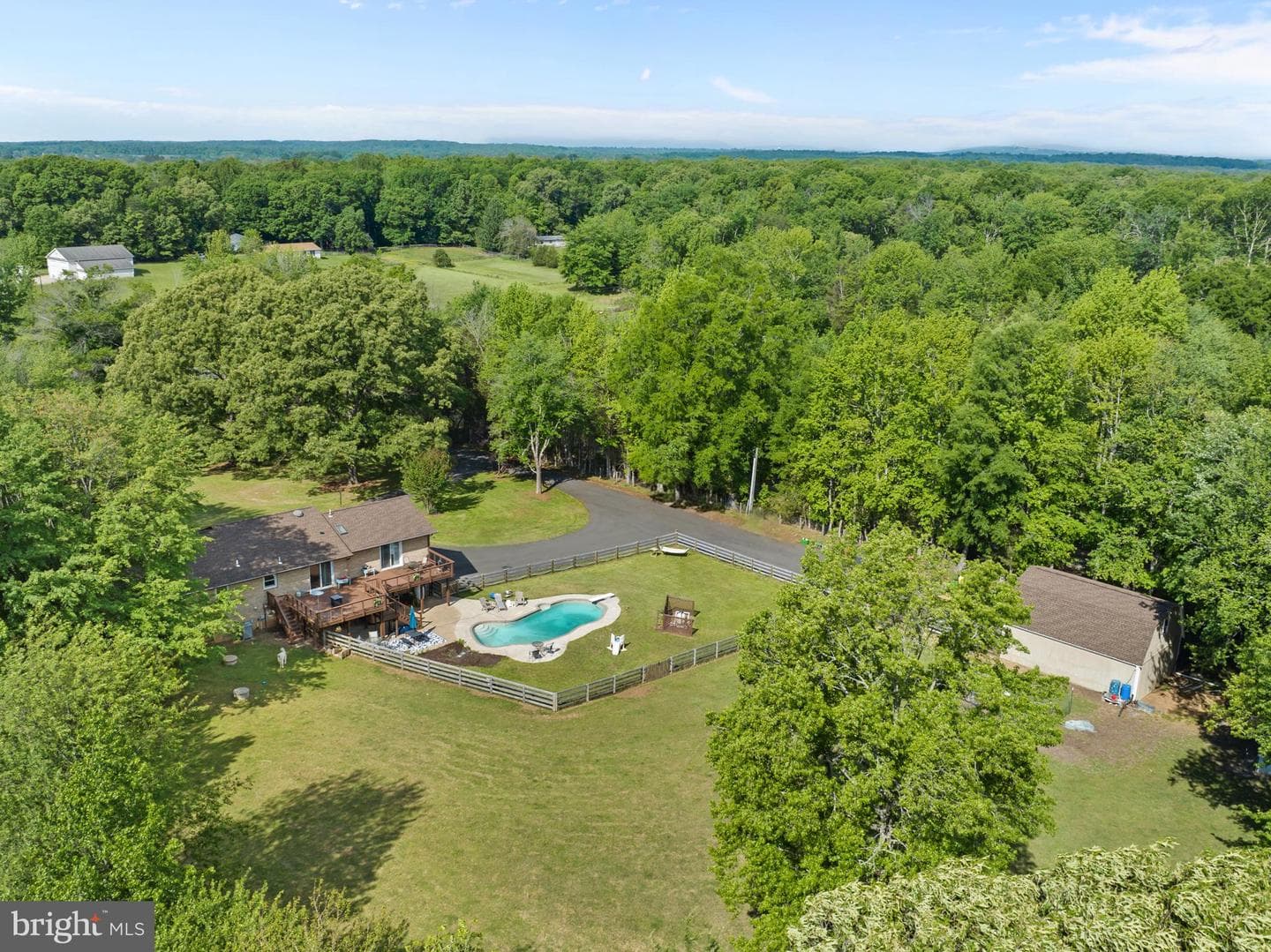 4300 Ringwood Road photo 56