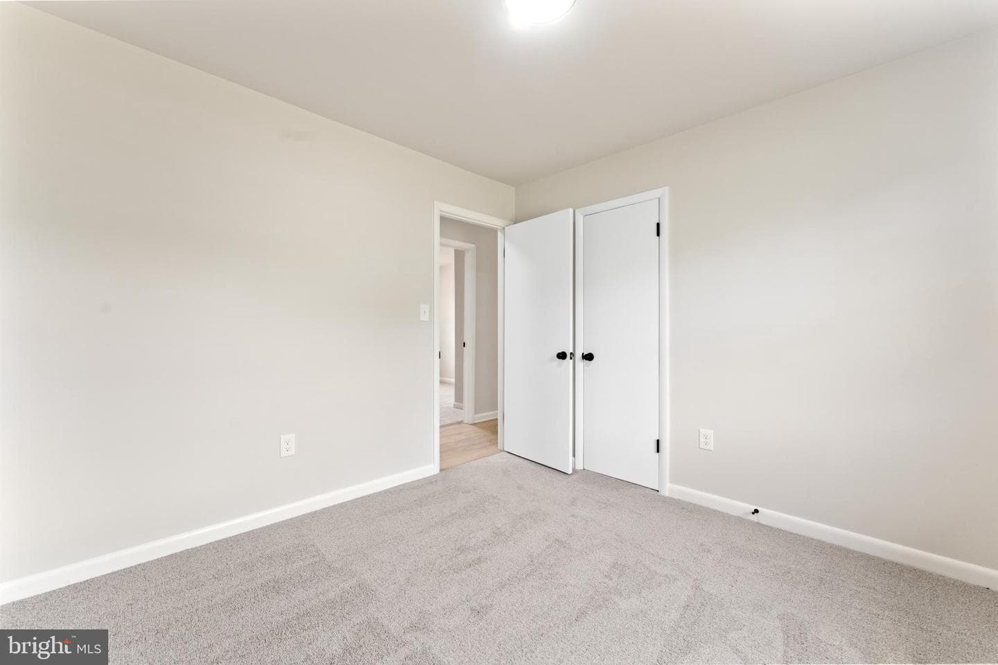 7733 Botha Road photo 30