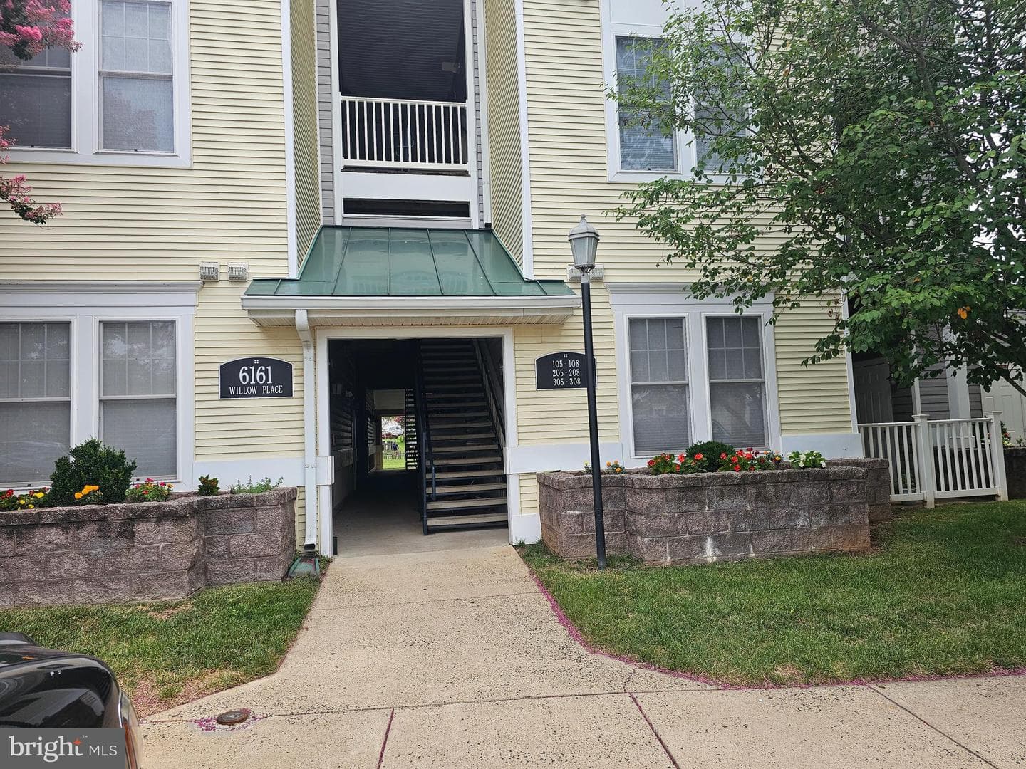 6161 Willow Place #106 photo 1