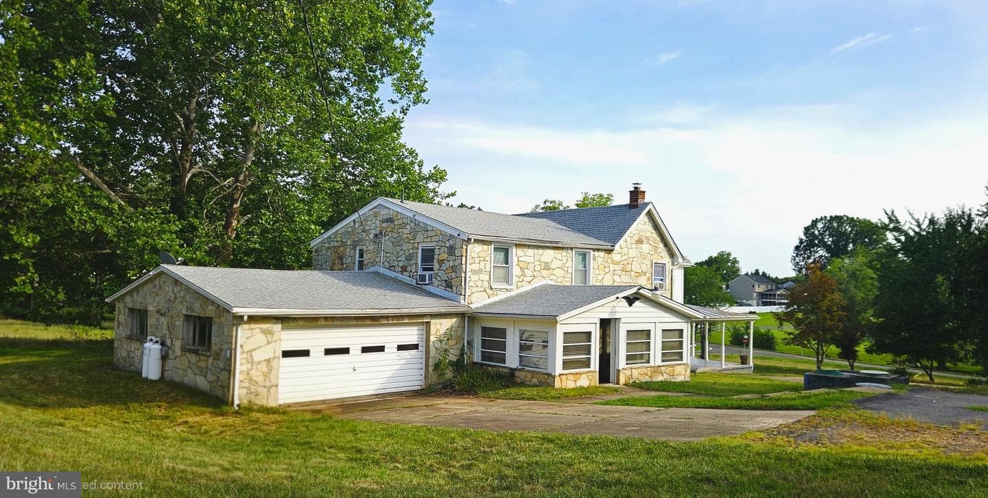6416 Airlie Road photo 1