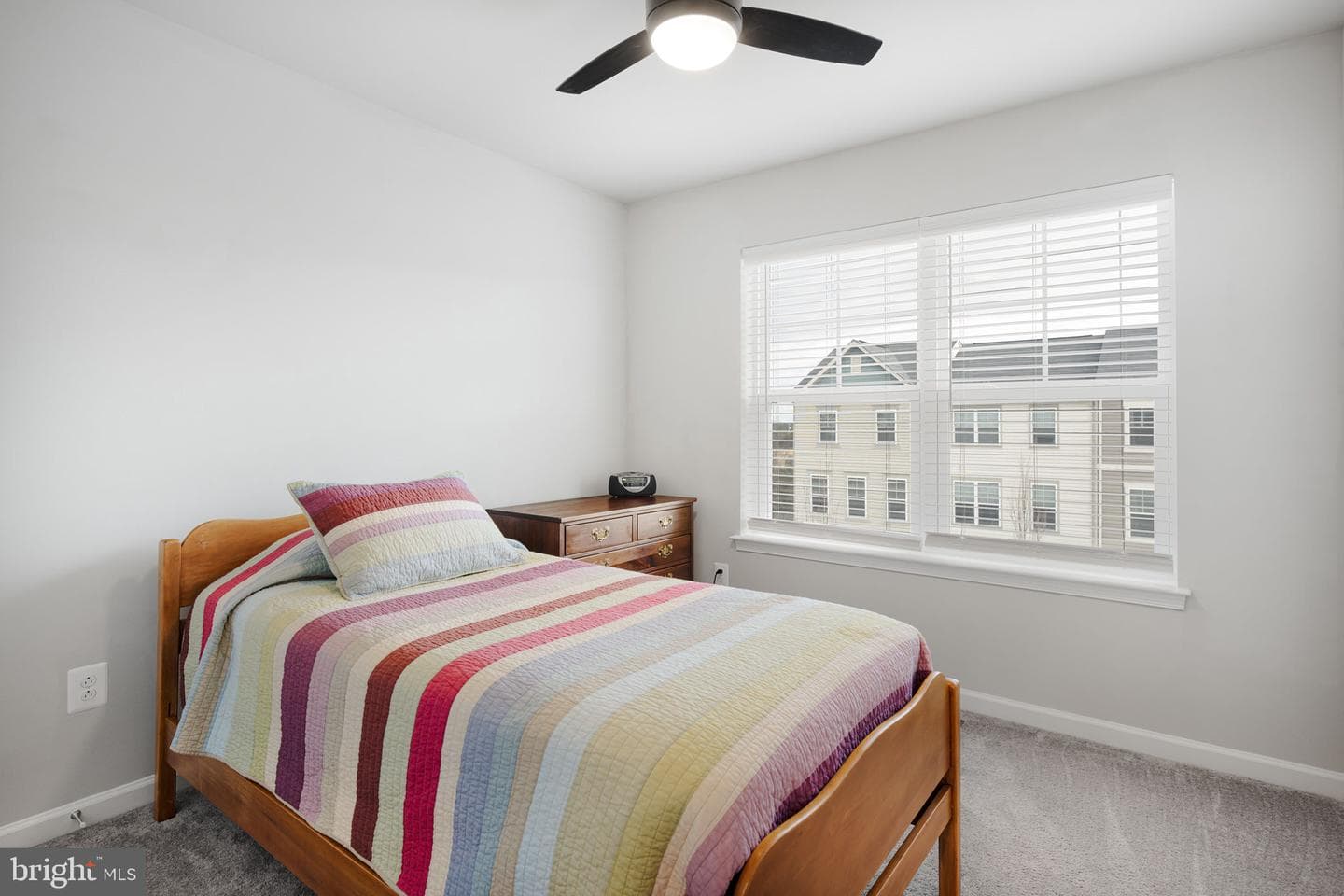 119 Splendor Garden Way photo 16