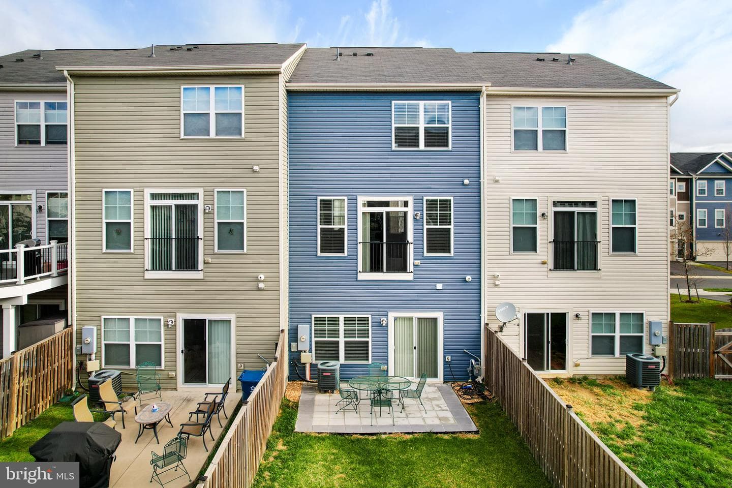 119 Splendor Garden Way photo 2