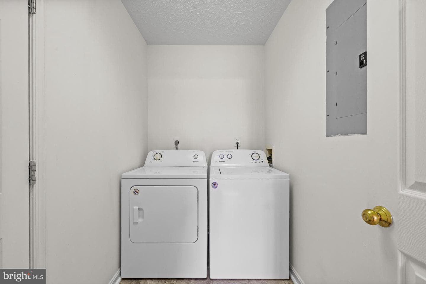 106 Greenwood Court photo 8