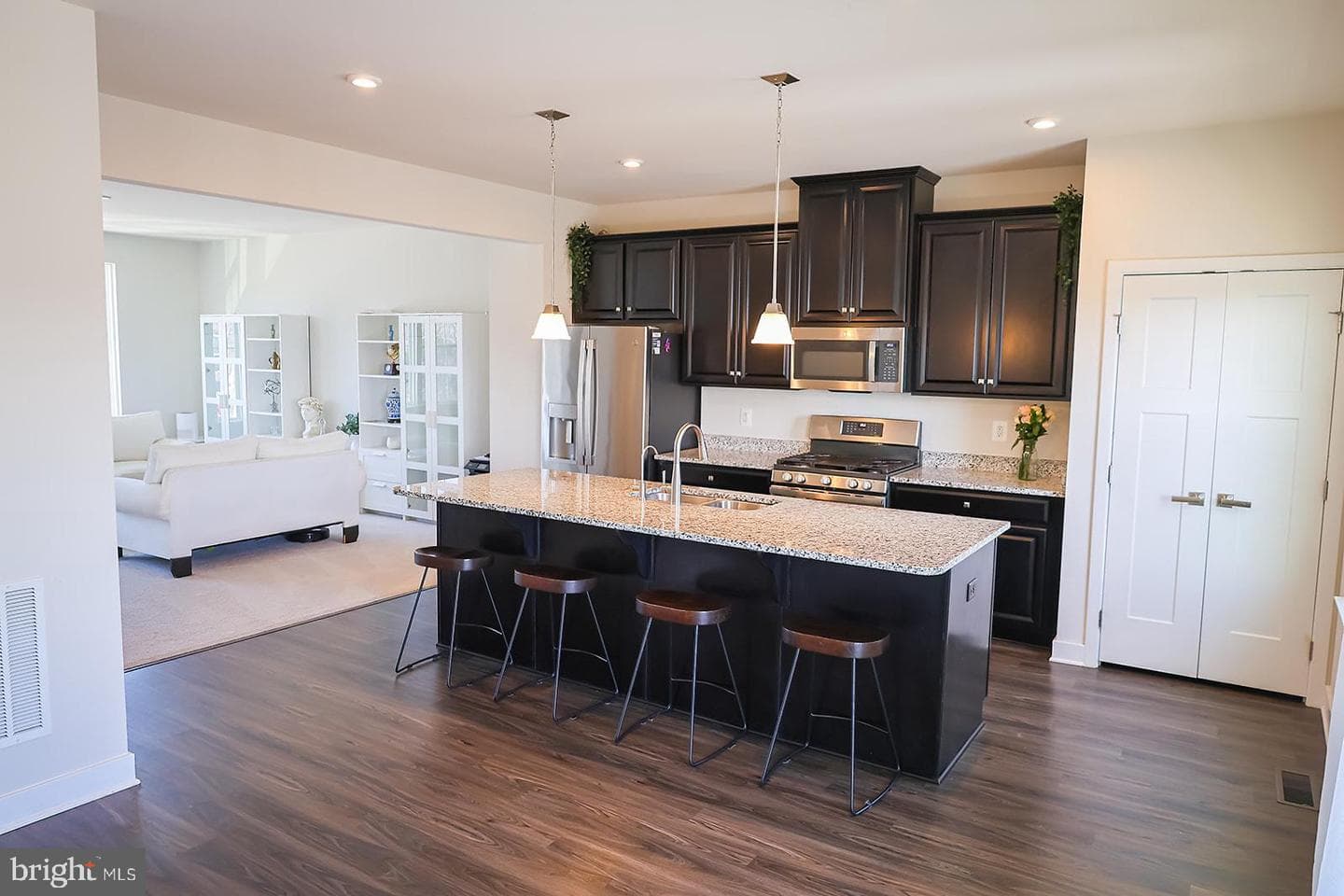 125 Bayhill Terrace photo 2