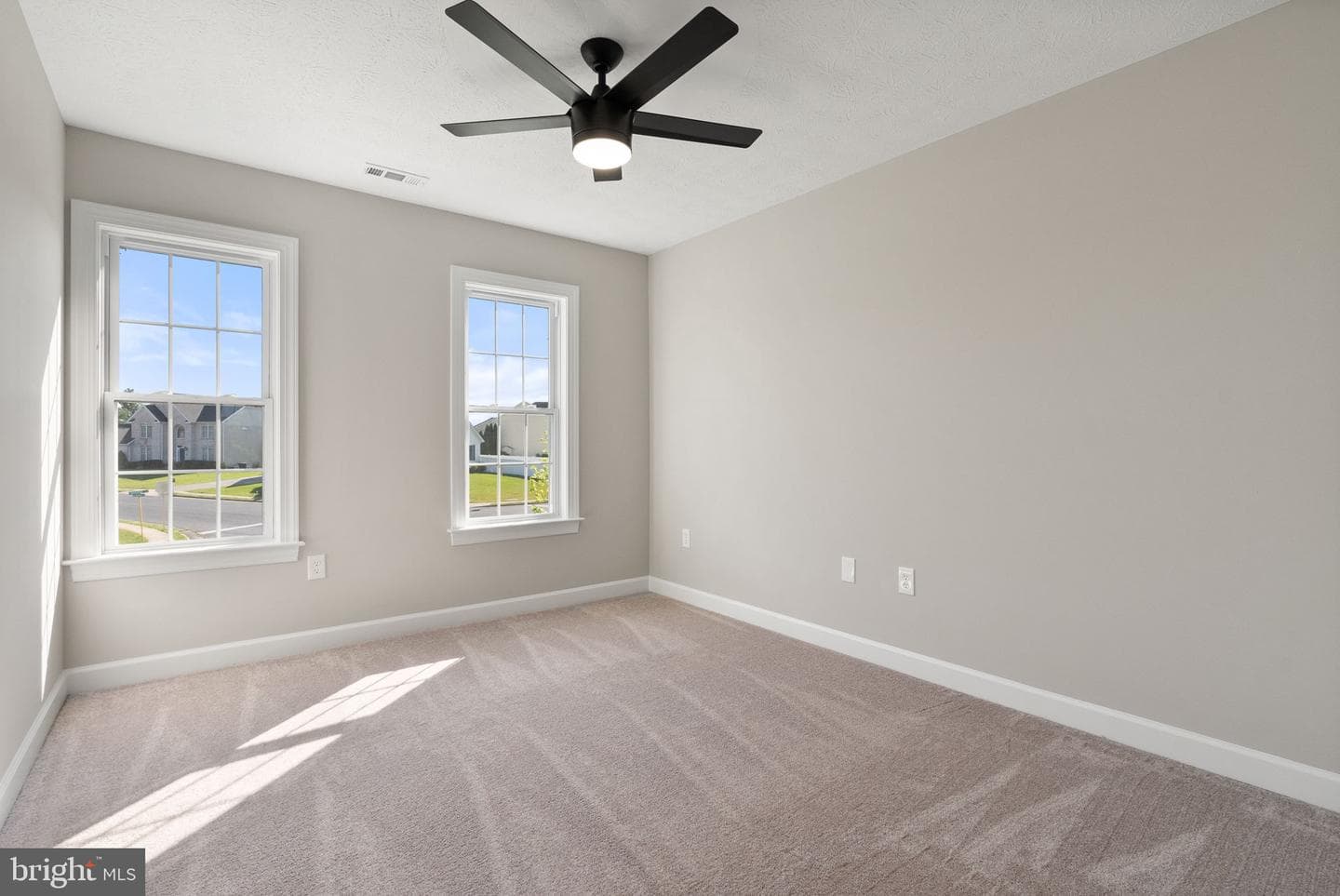 207 Clydesdale Drive photo 36