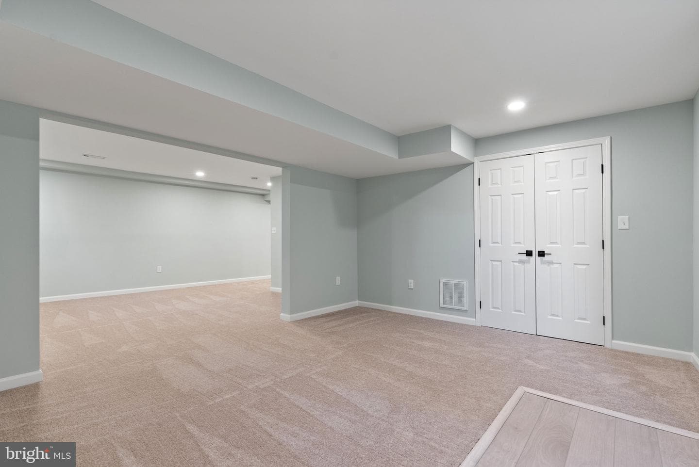 207 Clydesdale Drive photo 42