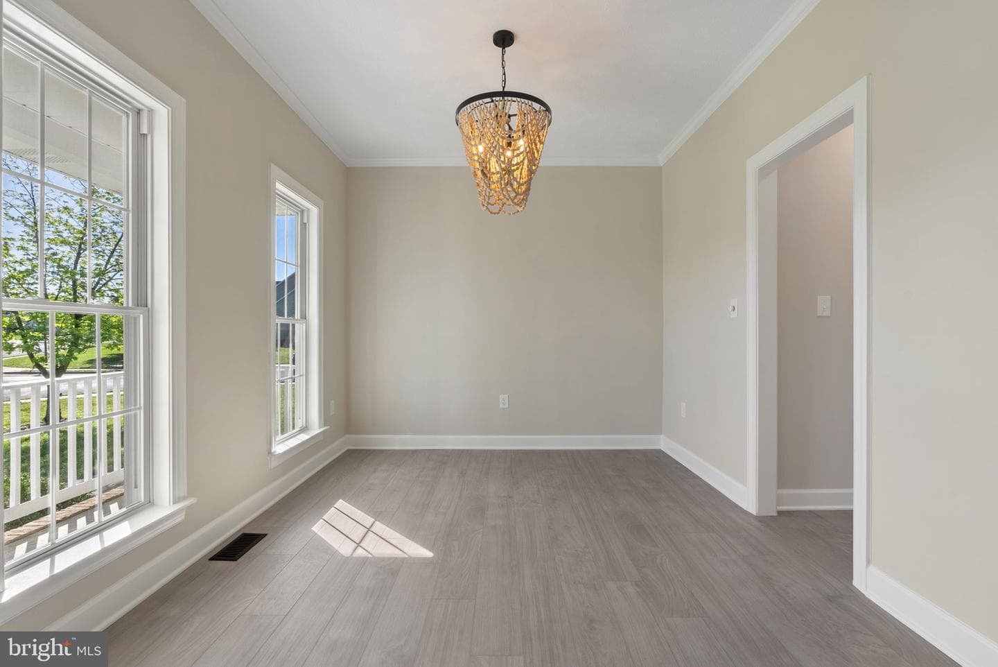 207 Clydesdale Drive photo 9