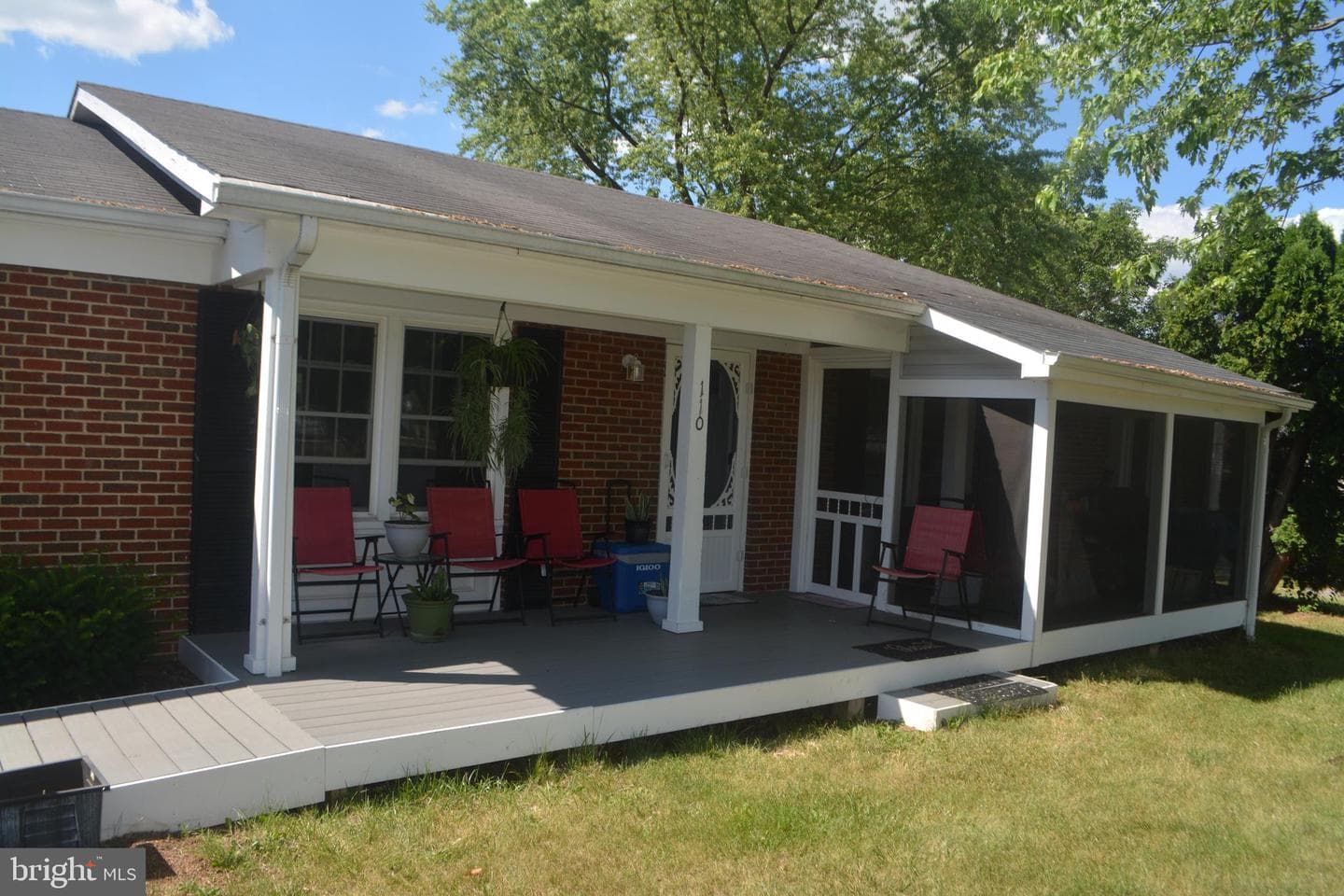 110 Amelia Avenue photo 9