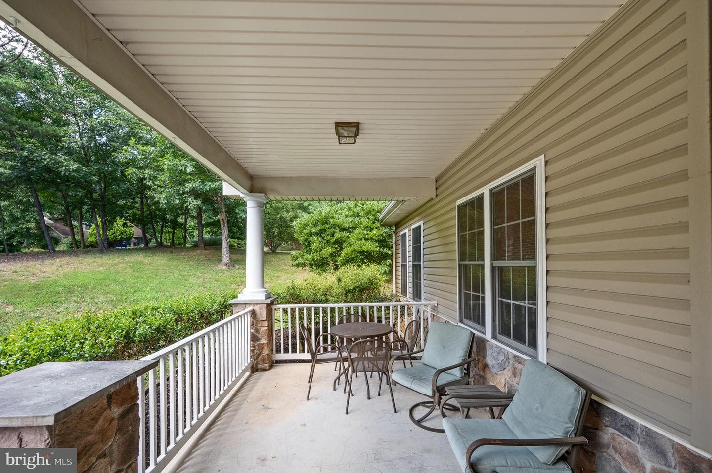 611 Lakeview Drive photo 3