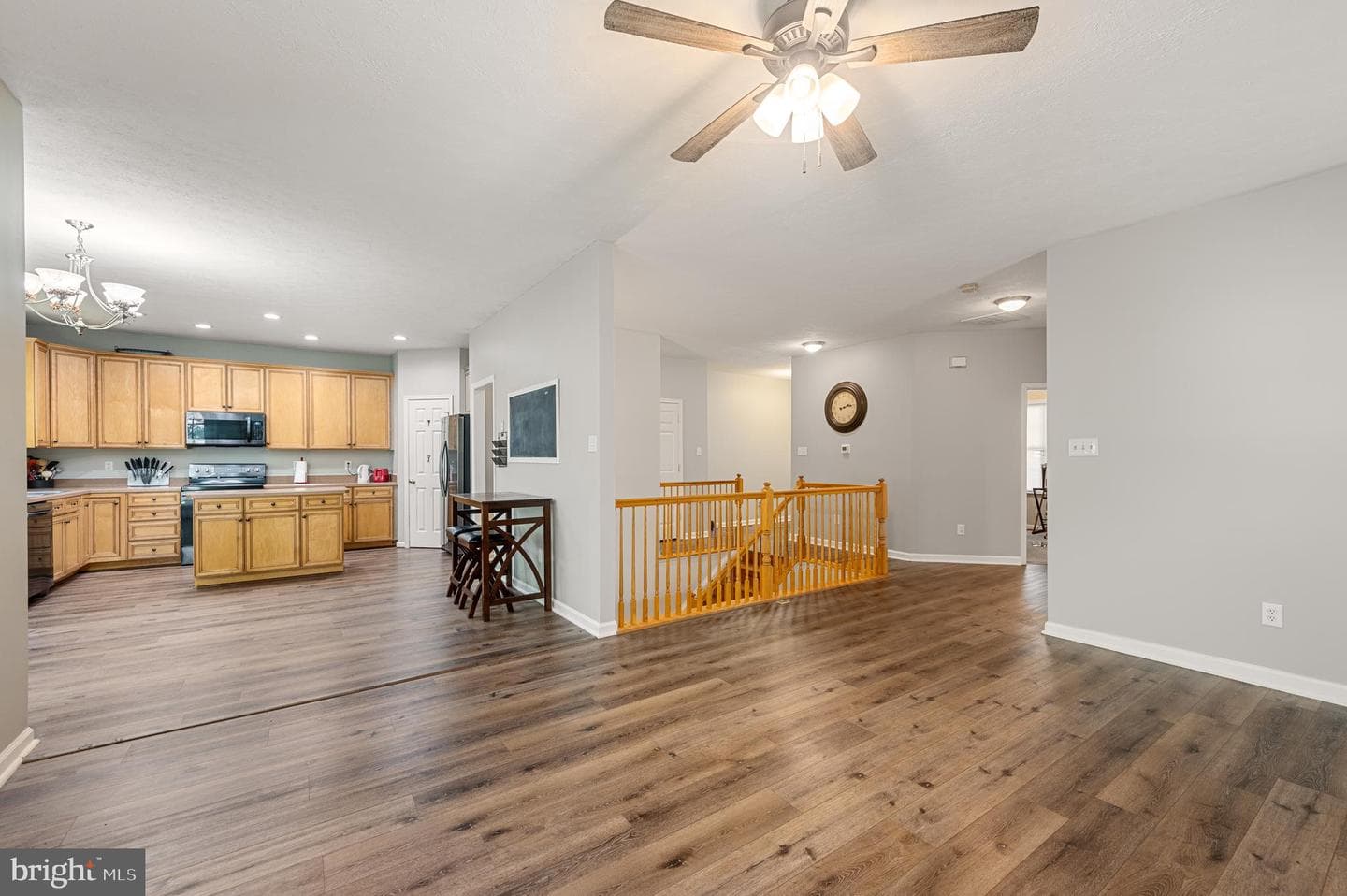 611 Lakeview Drive photo 4