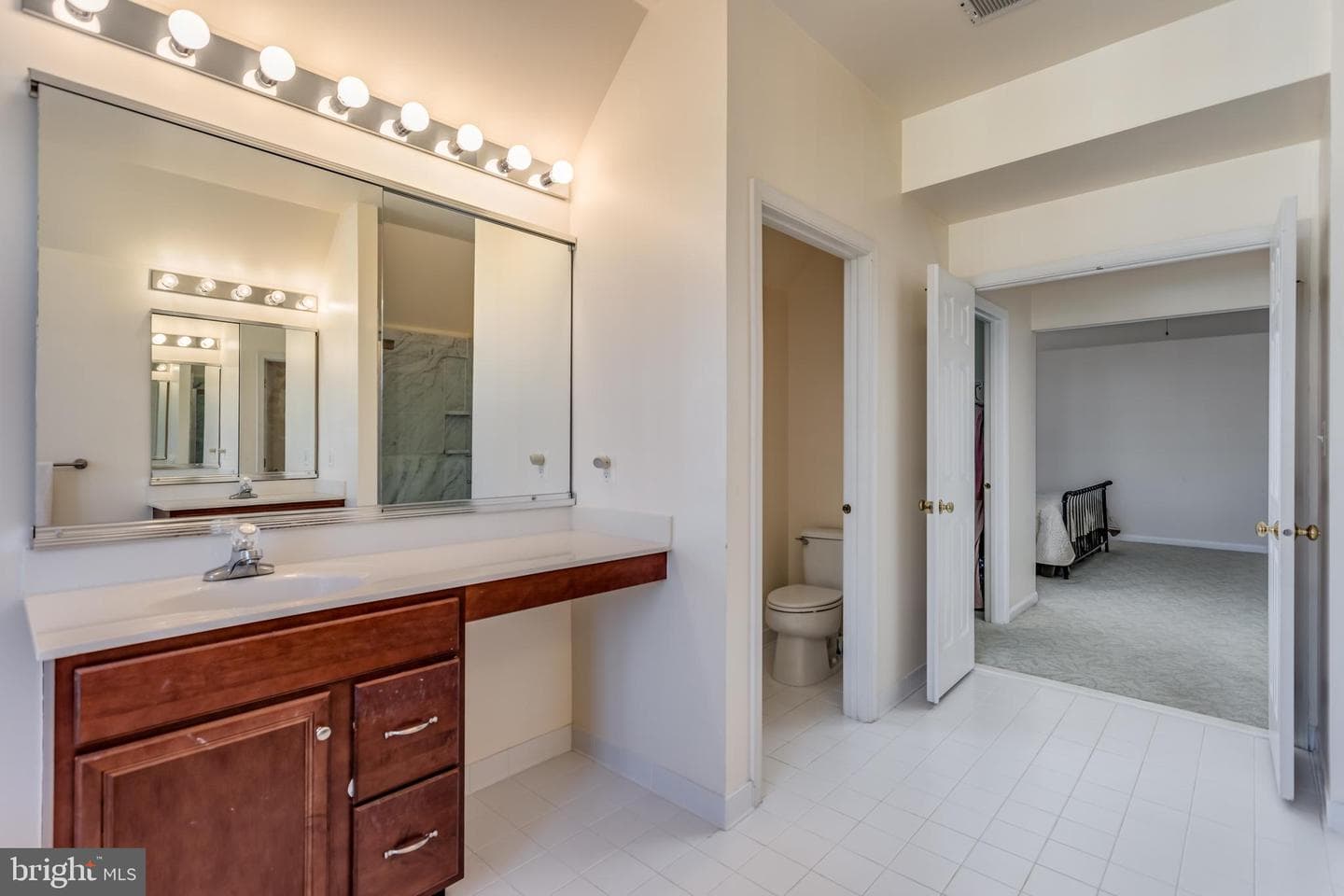 102 Norfolk Court photo 22