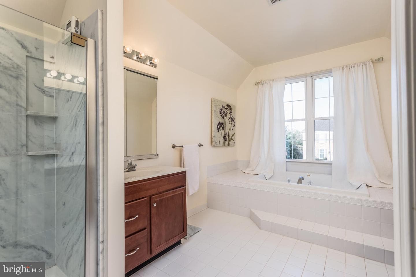 102 Norfolk Court photo 23