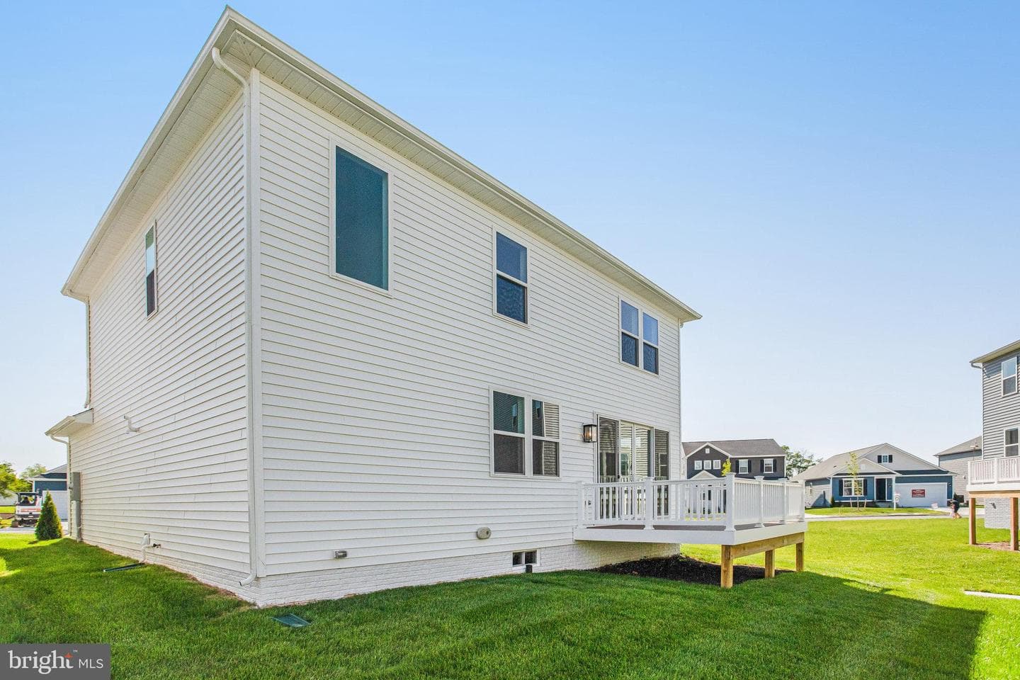 120 Midsummer Lane photo 35