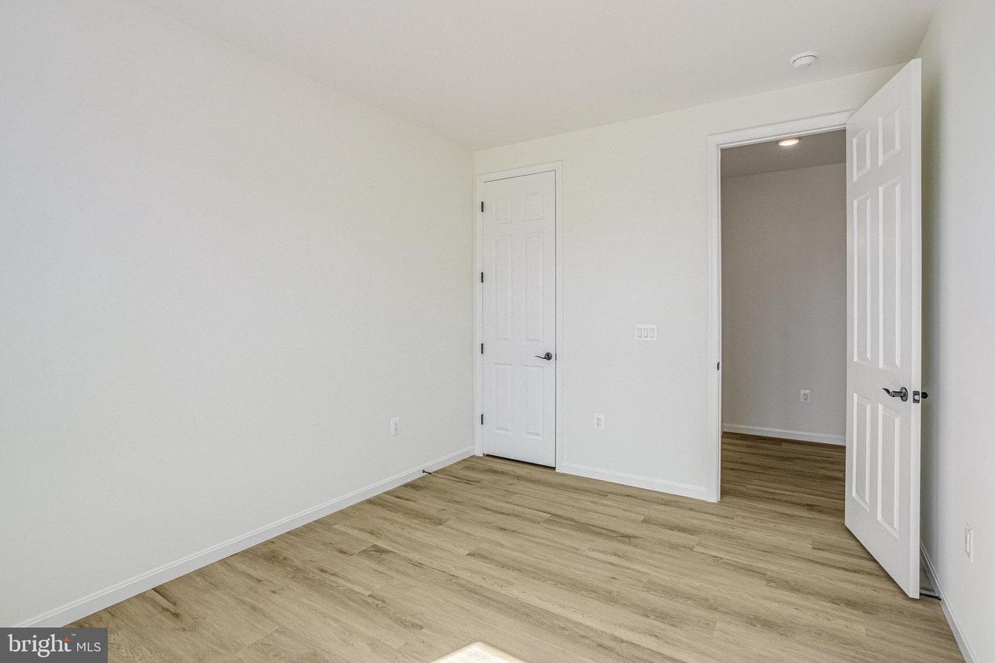 120 Midsummer Lane photo 7
