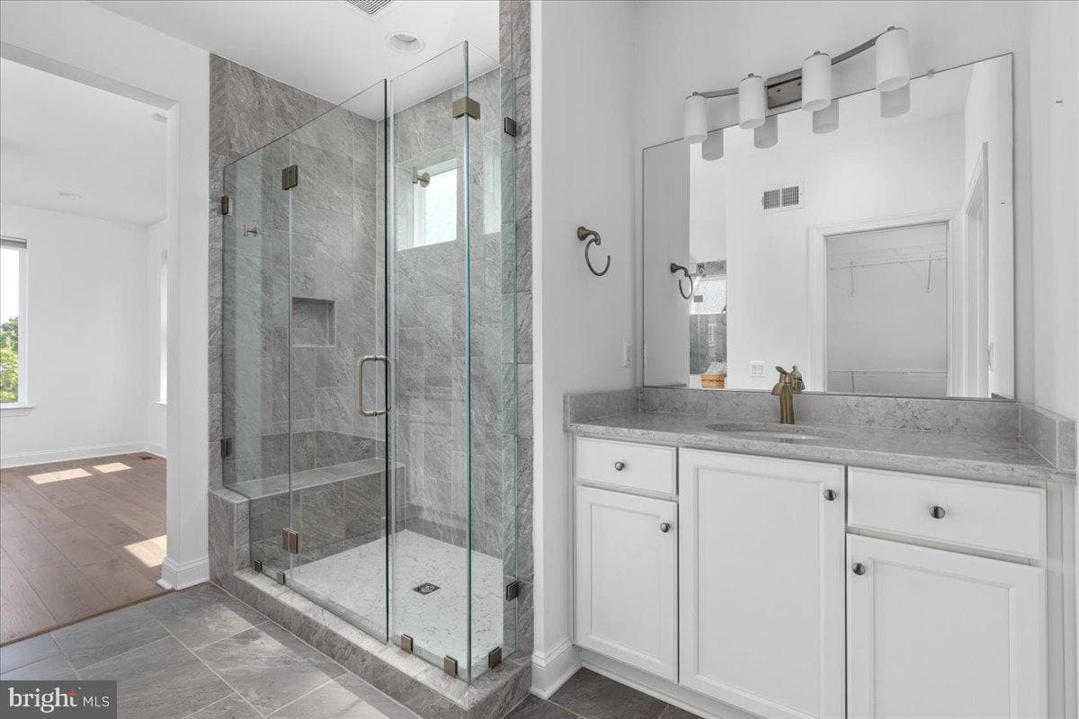 112 Stonecrop Court photo 16