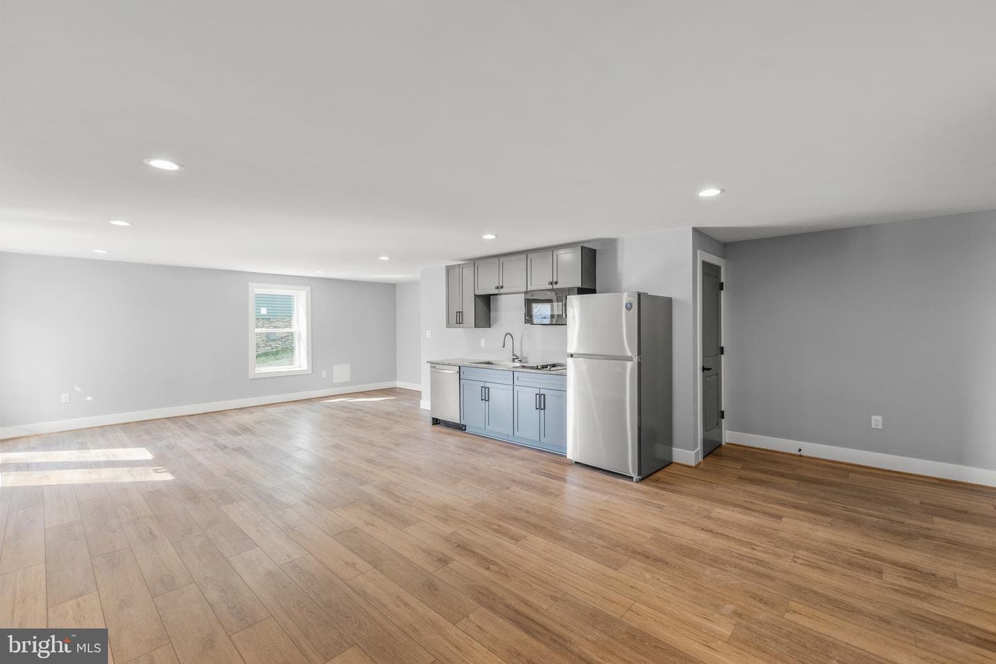 303 Summerfield Drive photo 24