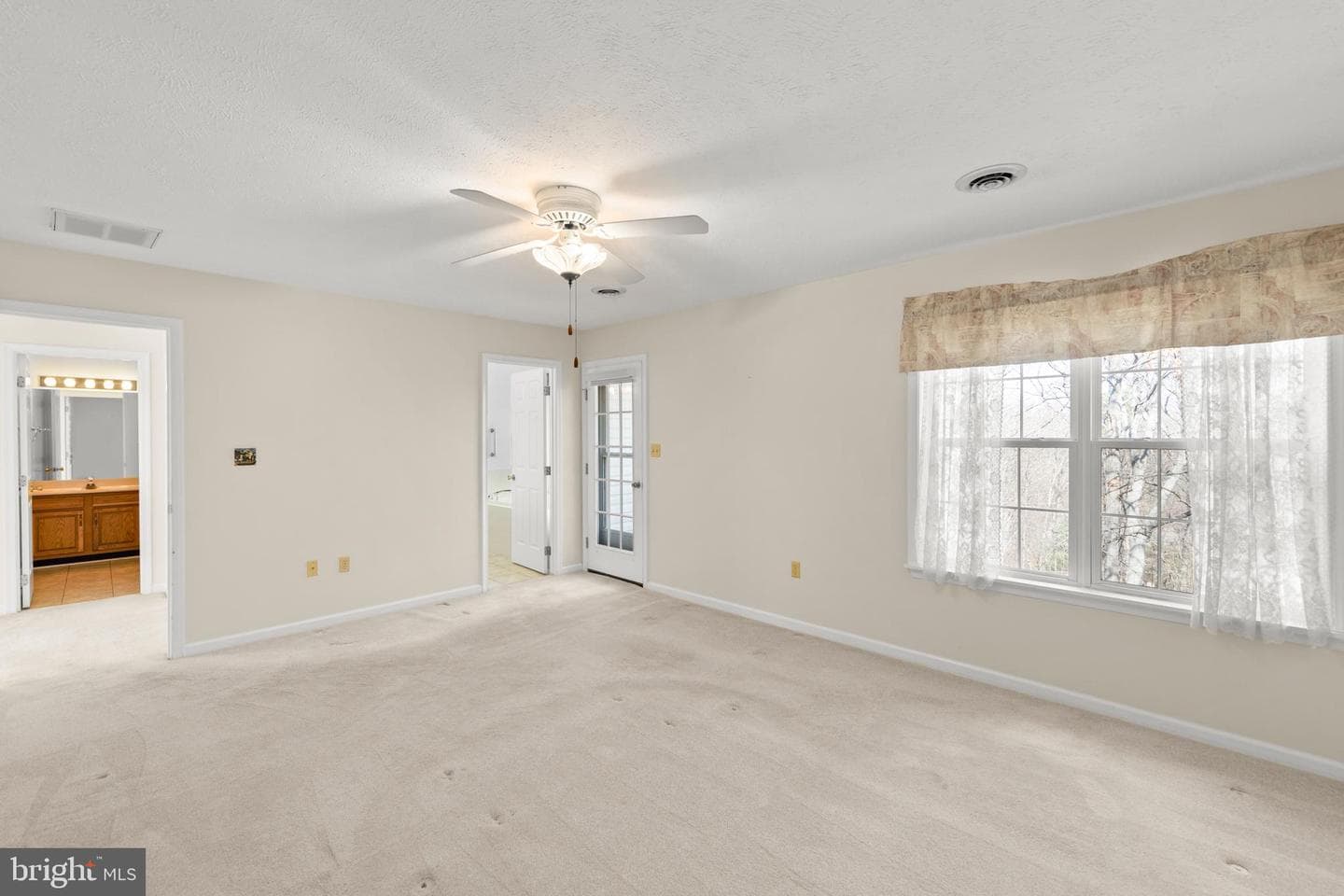 207 Cavalry Drive photo 22
