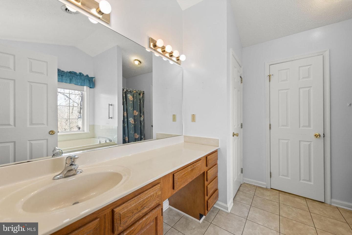 207 Cavalry Drive photo 24