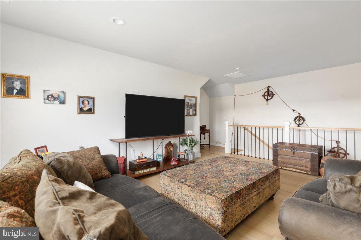 810 Huttle Road photo 34