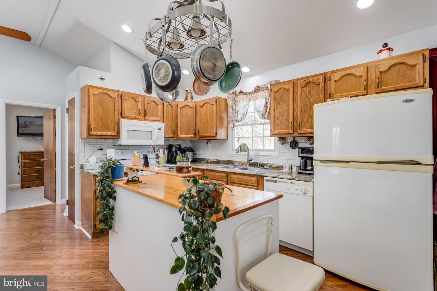 320 Adams Road photo 8