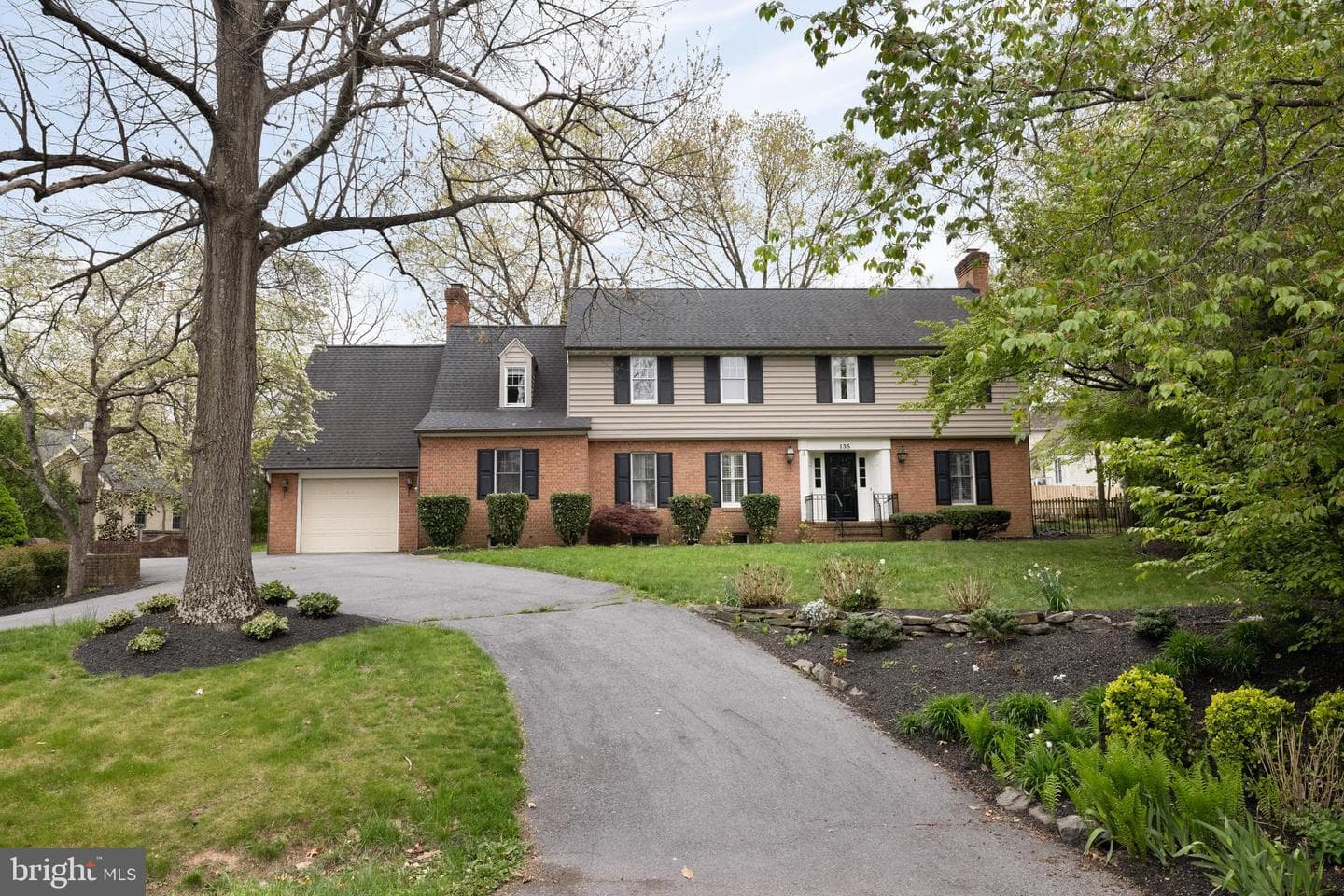 135 Oak Ridge Lane photo 2
