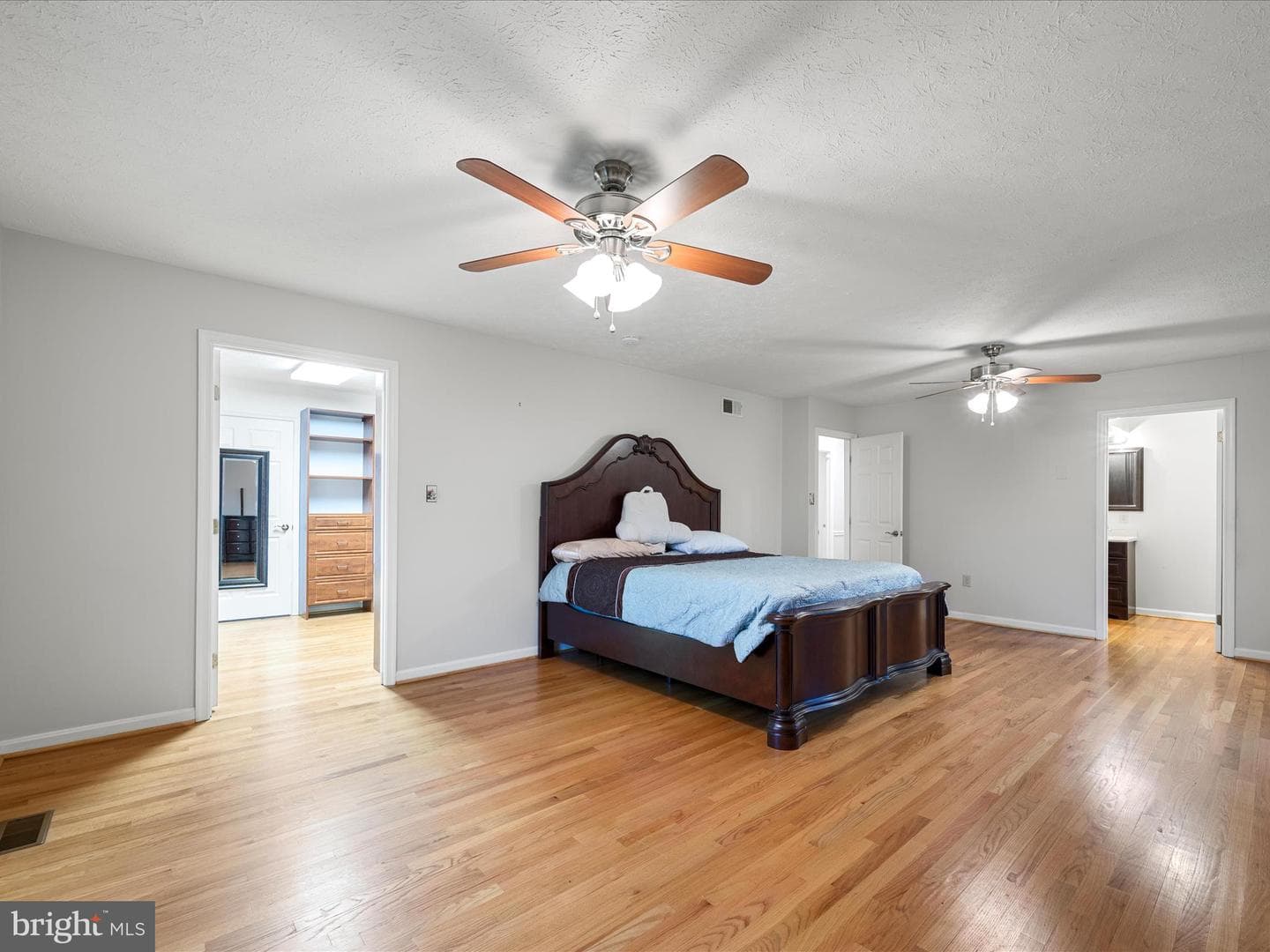 5321 Middle Road photo 35