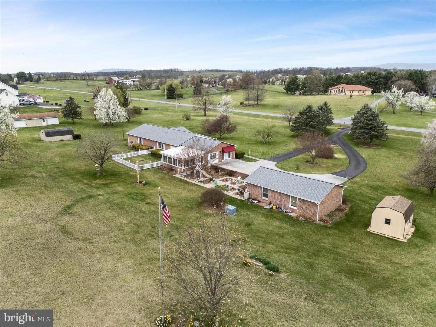 5321 Middle Road photo 5