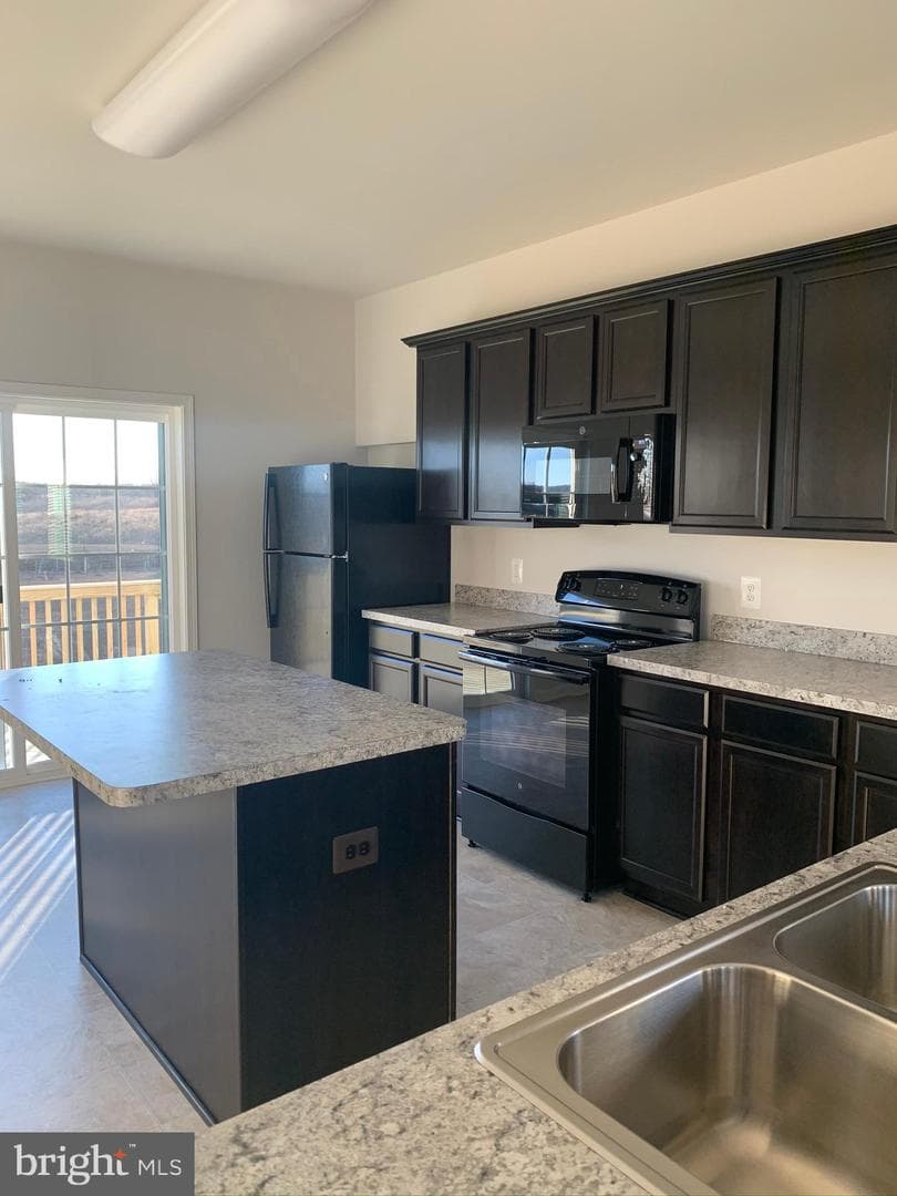 210 Parkland Drive photo 14
