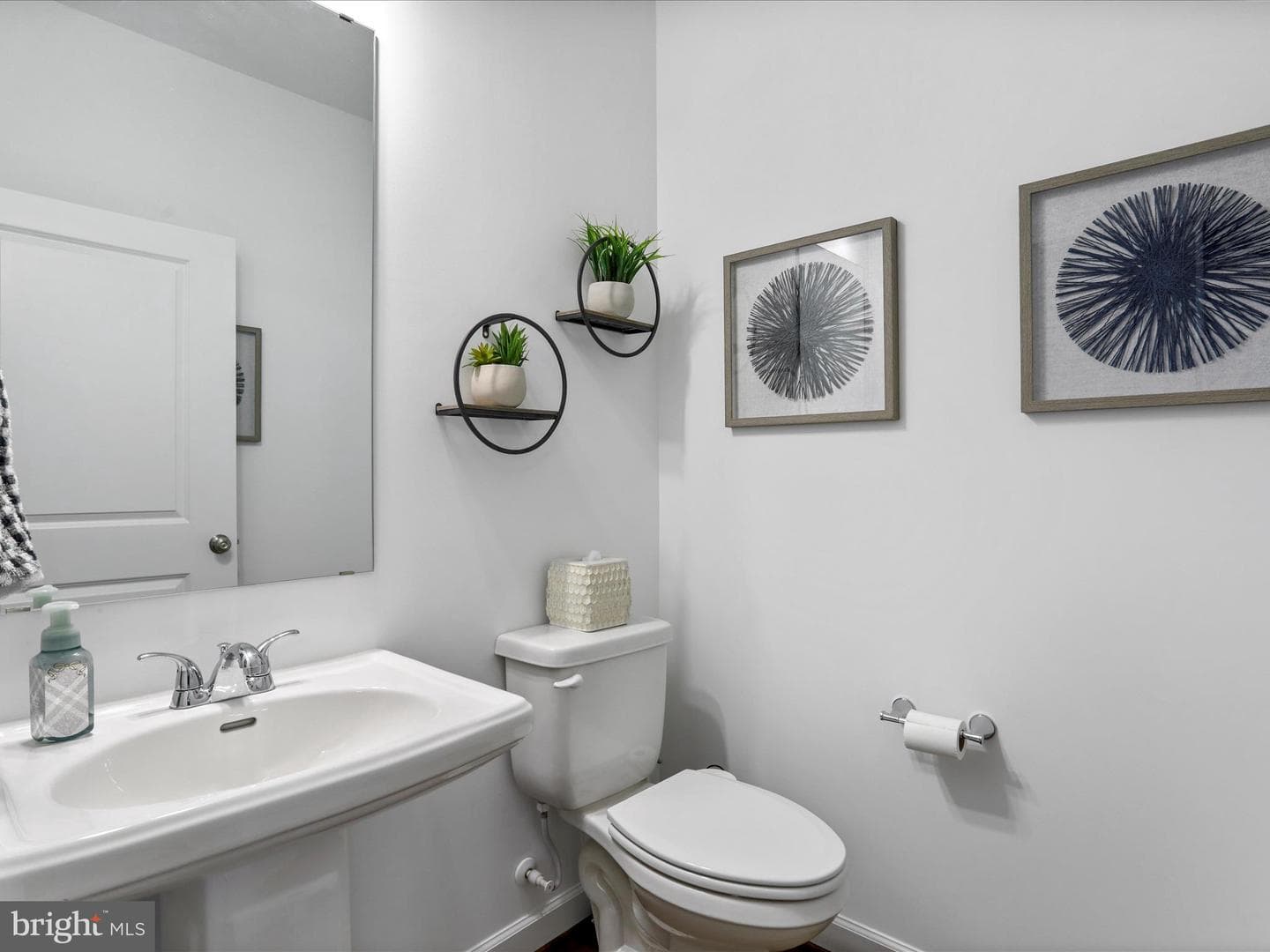 183 Garrison Court photo 16