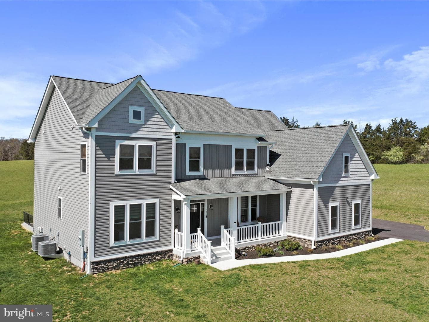 183 Garrison Court photo 6